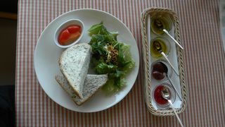 オリーブジャム・各種オリーブオイルが楽しめます