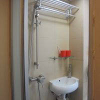 シャワーとトイレは一緒です。