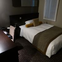 広くはないが、清潔感抜群でベッドが快適！