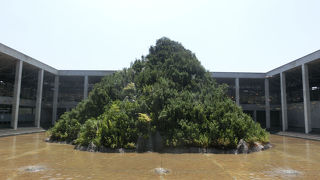 十日町にあるモダンアートの美術館