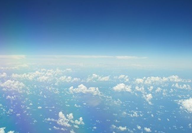 ミッドウェー島を真上から眺めることができました
