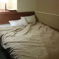 ベットは広くゆっくりと寝られました。