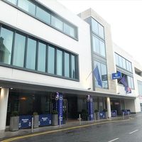 メインの入口付近の外観