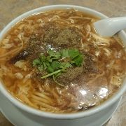 ホウライカク。  サンラータン麺が、有名