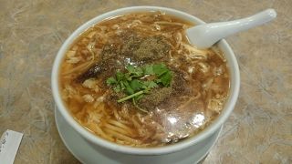 ホウライカク。  サンラータン麺が、有名