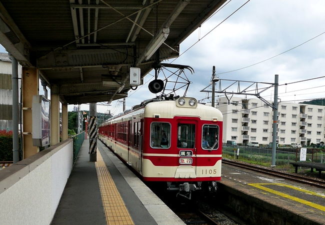 神戸電鉄は一番前の車窓を座ってみることができる