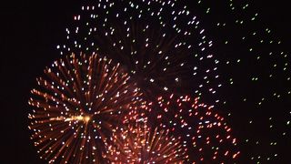 花火大会で神戸大橋を歩く。