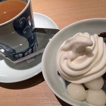 クリームあんみつ