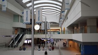 駅直結。飲食店の選択肢が多い