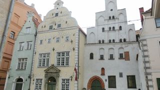 世紀を跨いだ中世建築が一か所に集結