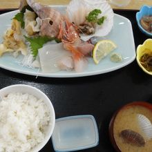 これが刺身定食