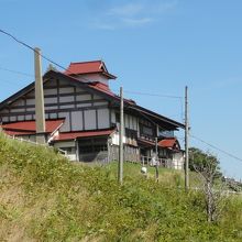 駐車場からの外観です