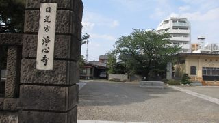 敷地の広いお寺です