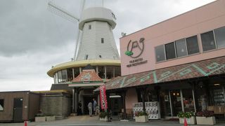 無断駐車は１万円頂きますの表示があちこちにありました。