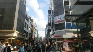 靴屋・履物屋にポイ捨てゴミが多かったケルン銀座