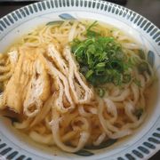 全くコシがありません、でも何故か食べたくなります、お気に入りの「鳴るちゅるうどん」です。