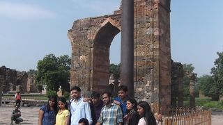 ミナール(塔)が象徴的でした。錆びない鉄塔もありました