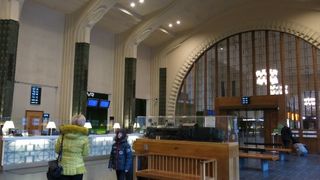 電車に乗らない人も。