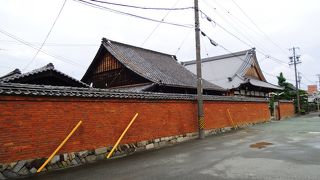 塀が珍しい造り