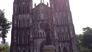 ホーチミンに負けない壮大さです