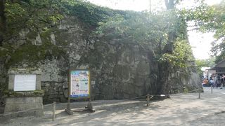 太鼓門は石垣のみです