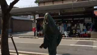 境港駅前から、水木しげる記念館までの約800mは、通称「水木しげるロード」と呼ばれています。