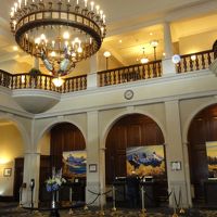 広いロビーとレセプション