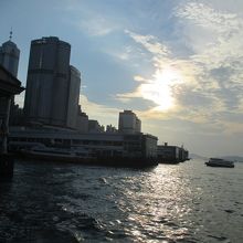 後ろを振りかえると中環