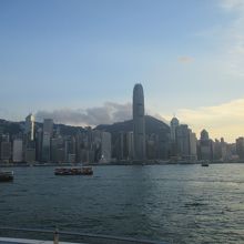 時計台周辺にある階段を上り、中環方面を見るスポット1