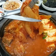 シンキムチの切り分けは自身で(笑)この大きさ！