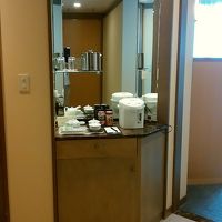 客室のバーコーナー