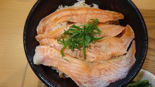 名産の魚沼産コシヒカリ