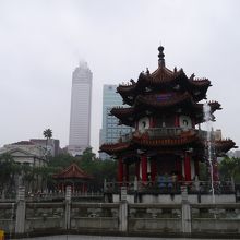 新旧の台湾が並んでいます