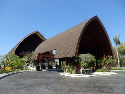 イナ プトゥリ バリ 写真