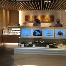 西利のお漬物屋さん、お食事もできます。