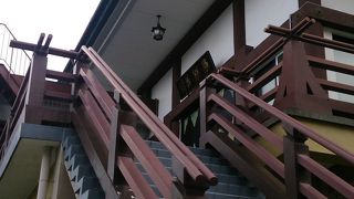 都内らしい寺院