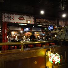 バーカウンター側です。