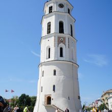 青空に映えて綺麗