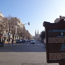 ラカヌビエール通り旧港の反対側