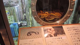 ヘビと洞窟が有名