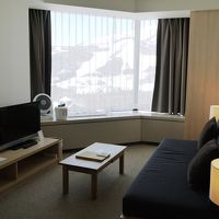 ドアのそばにあるこのスペースが着替えに楽