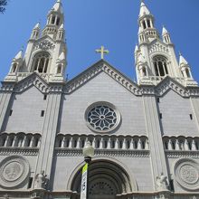 目の前にある教会