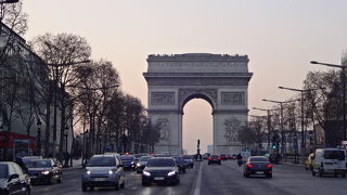 華やかなシャンゼリゼ