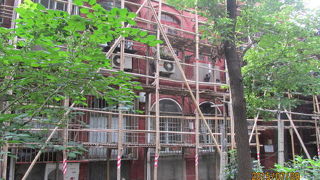 リトルウィーンが優秀歴史建築物に認定され、保存の為改装中です。