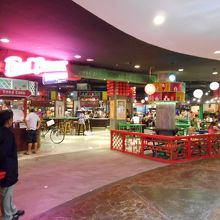 「フードバザール」という名前で新装オープンしていました