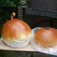 丸ごとりんごパン(580円)と、那須のあんぱん(220円)