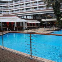 金曜日は、プールサイドでディナーショー