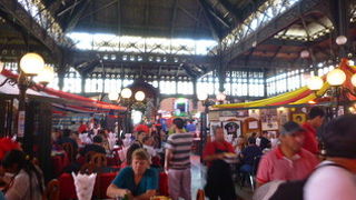 活気あふれる市場