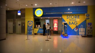 空港内外にも見所が。トランジットで時間がある時は荷物を預けてアテネ市街へ！