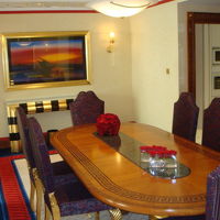 ダイニングテーブル